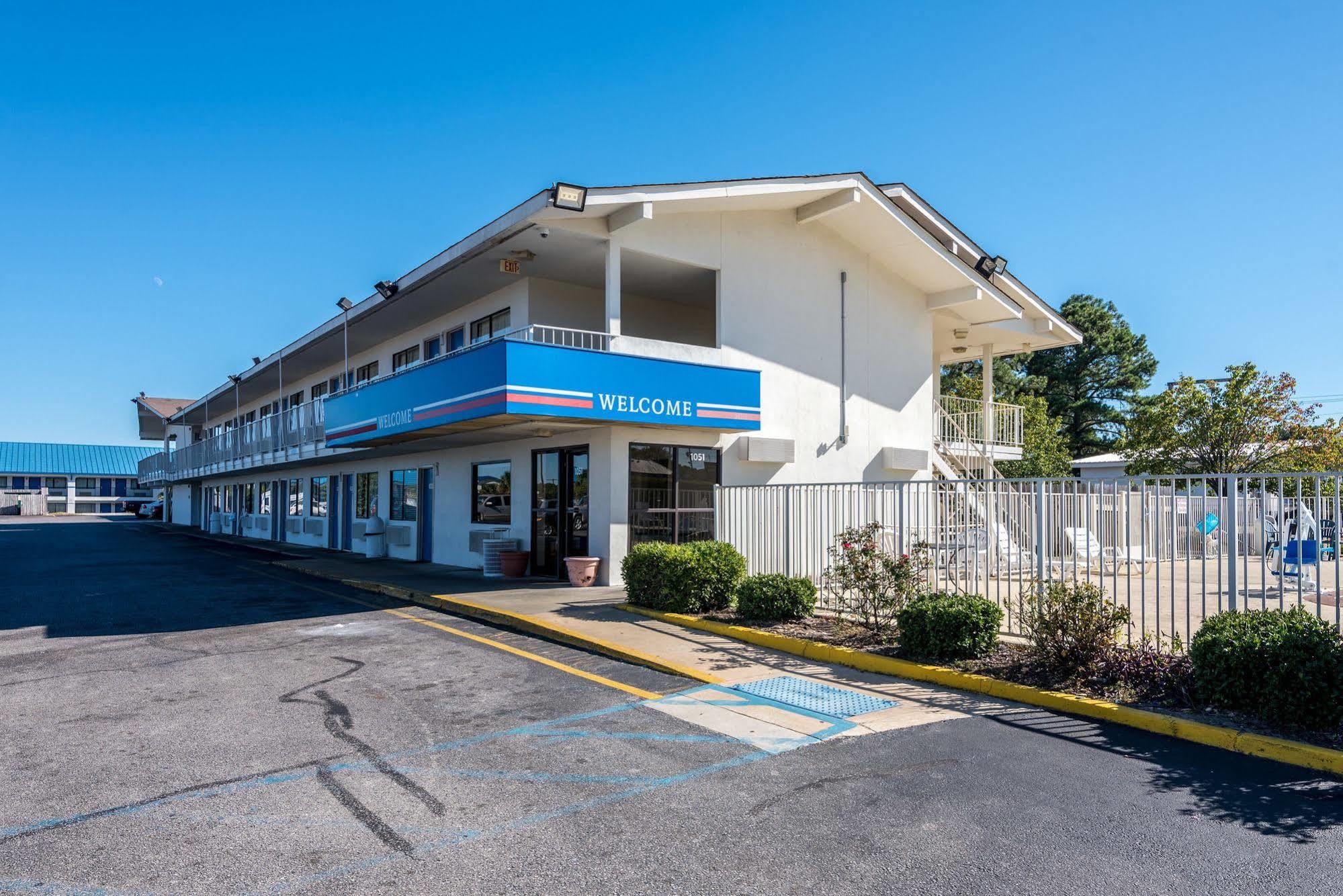 Rodeway Inn 蒙哥马利 外观 照片